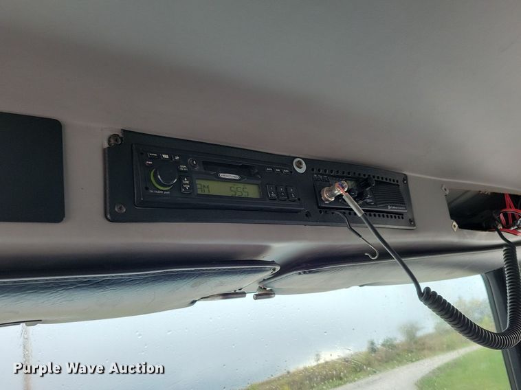 image for item LO9842 2000 Freightliner FL70  dump truck