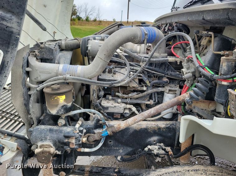 image for item LO9842 2000 Freightliner FL70  dump truck