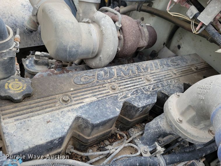 image for item LO9842 2000 Freightliner FL70  dump truck