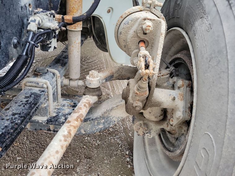 image for item LO9842 2000 Freightliner FL70  dump truck