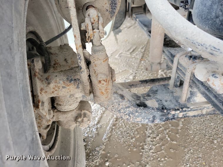 image for item LO9842 2000 Freightliner FL70  dump truck