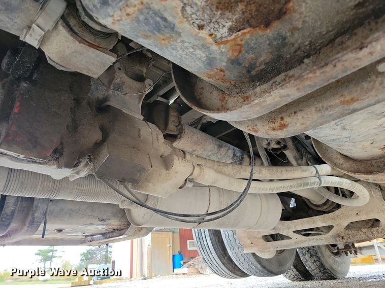 image for item LO9842 2000 Freightliner FL70  dump truck