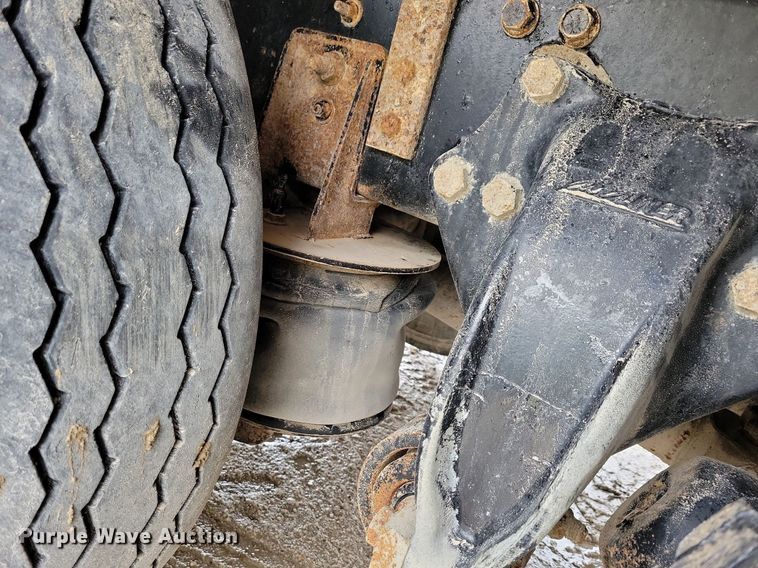 image for item LO9842 2000 Freightliner FL70  dump truck