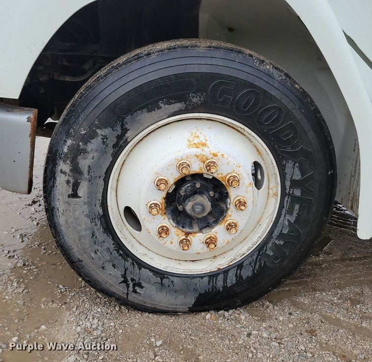 image for item LO9842 2000 Freightliner FL70  dump truck