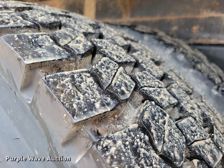 image for item LO9842 2000 Freightliner FL70  dump truck