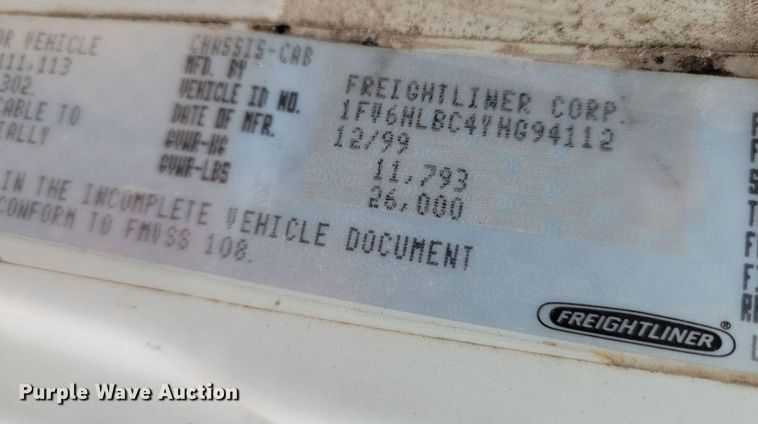 image for item LO9842 2000 Freightliner FL70  dump truck