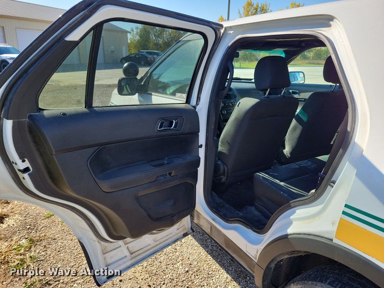 image for item LO9847 2017 Ford Explorer Police Interceptor  SUV