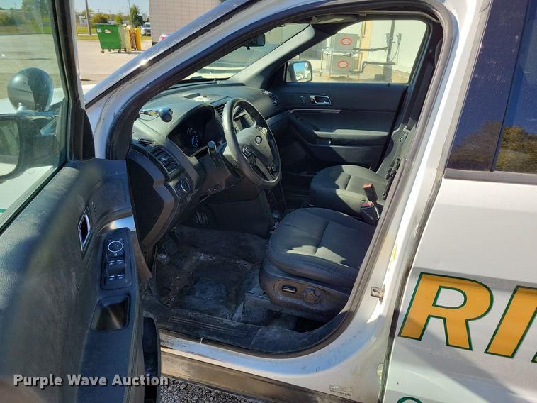 image for item LO9850 2019 Ford Explorer Police Interceptor  SUV