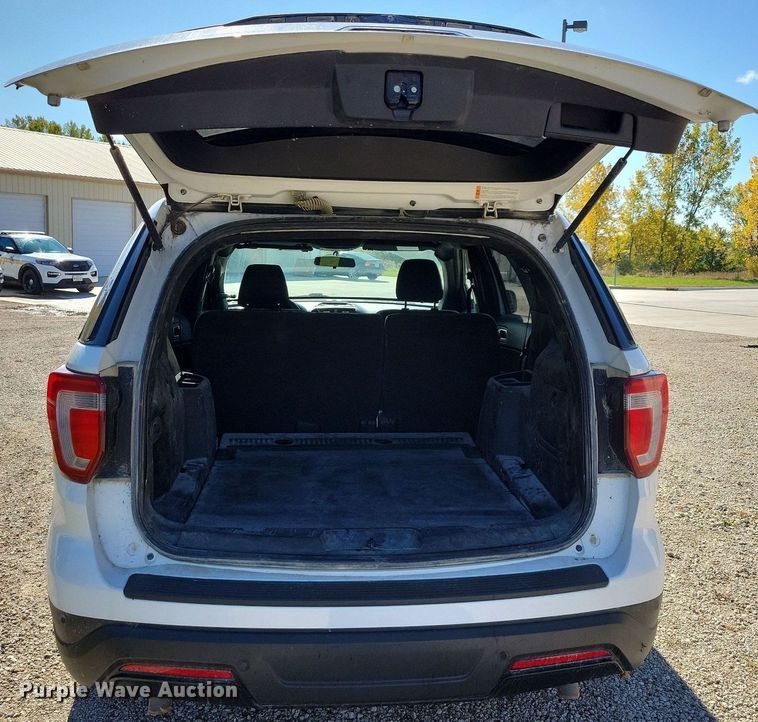 image for item LO9850 2019 Ford Explorer Police Interceptor  SUV