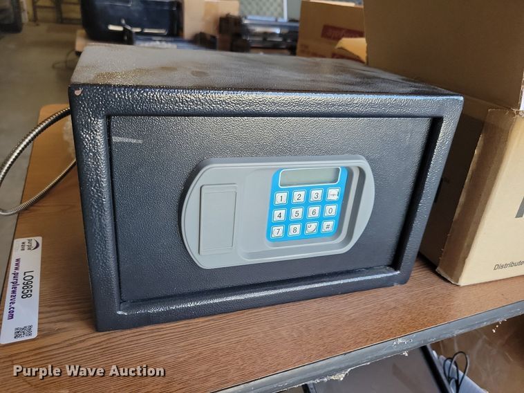 image for item LO9858 Office equipment