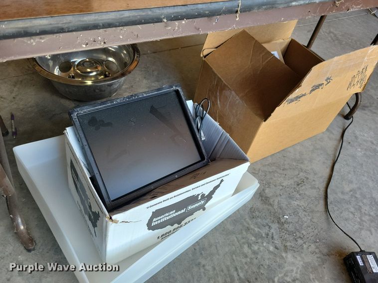 image for item LO9858 Office equipment