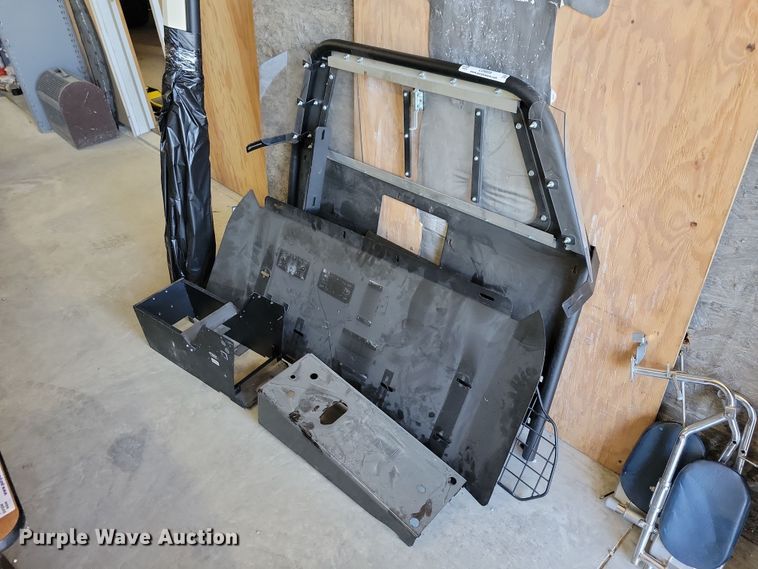 image for item LO9859 Vehicle partition