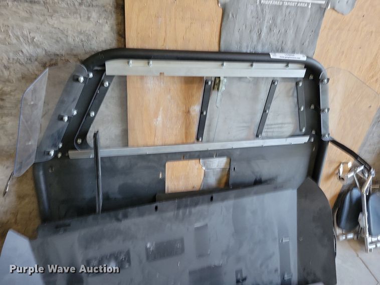 image for item LO9859 Vehicle partition