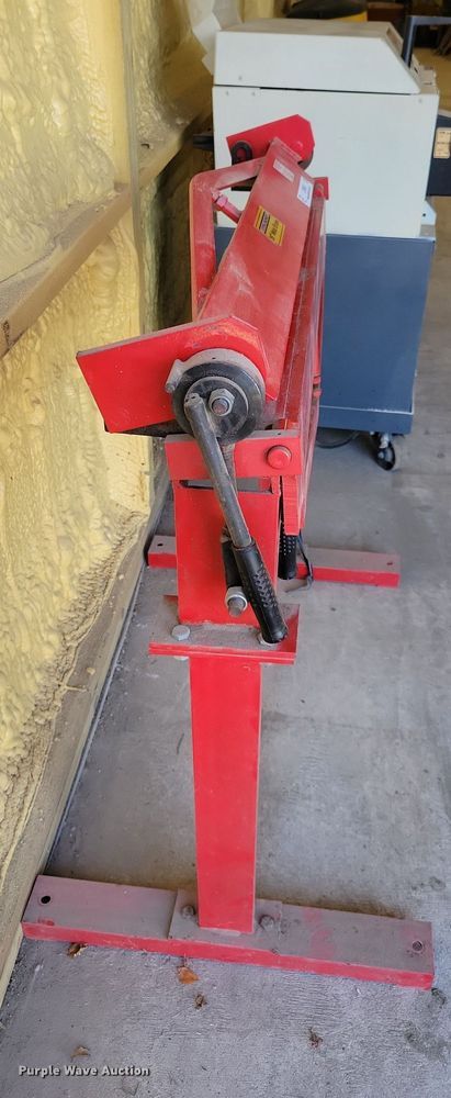 image for item LO9860 Central Machinery  36" W metal brake