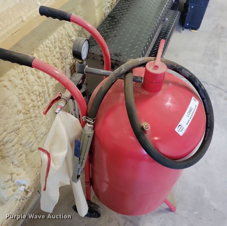 image for item LO9862 Central Pneumatic  abrasive blaster