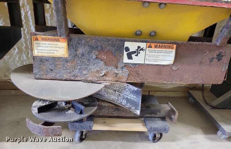 image for item LO9864 (2) Snow Ex Bulk Pro 1575 spreaders