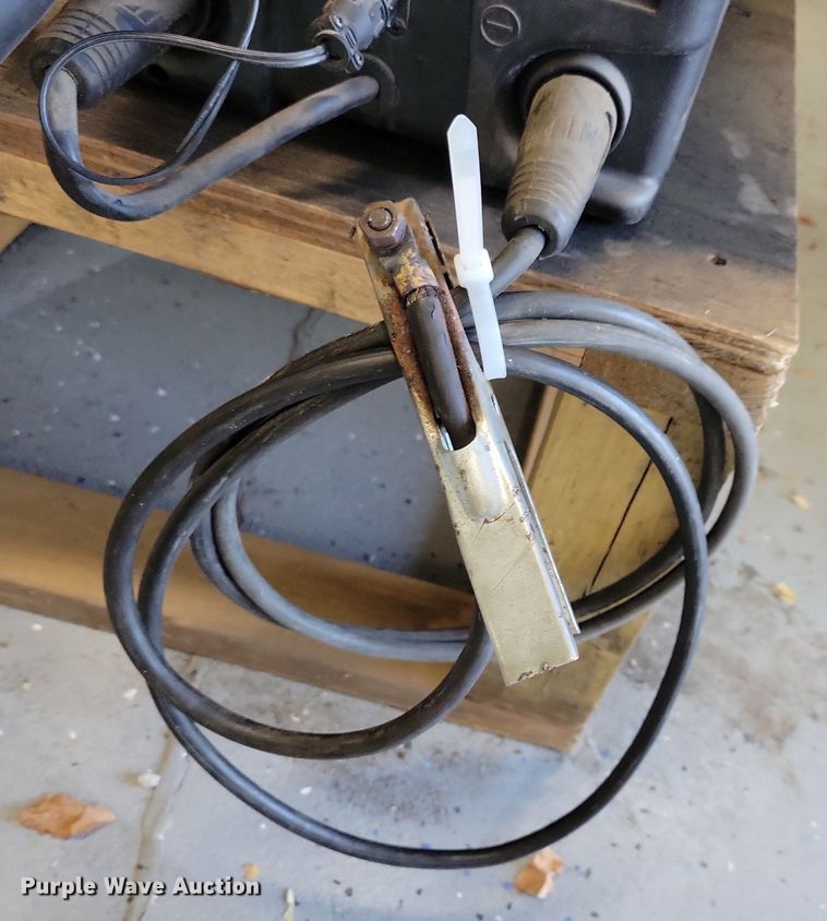 Tweco Fabricator 211i welder in Knoxville, IA Item LO9867 for sale