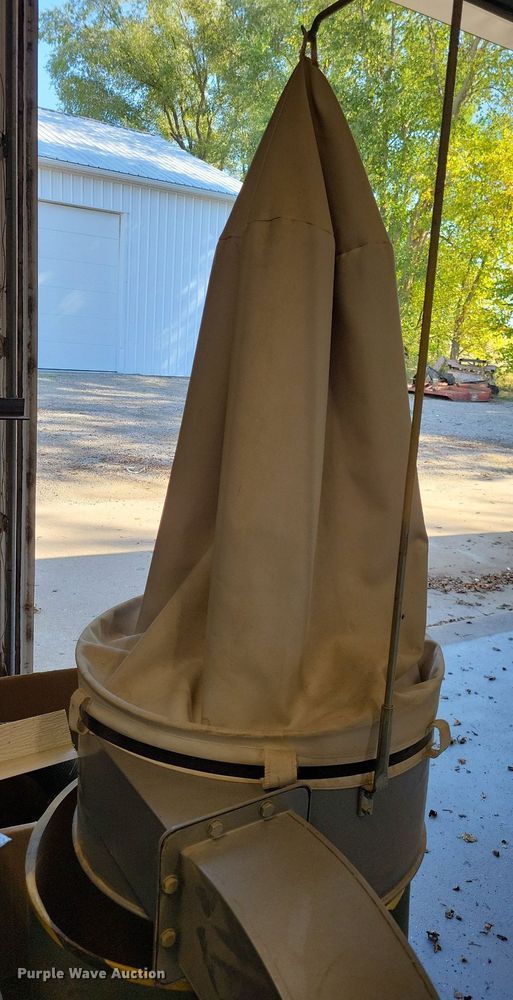 image for item LO9868 1990 Total shop 90160  dust collector