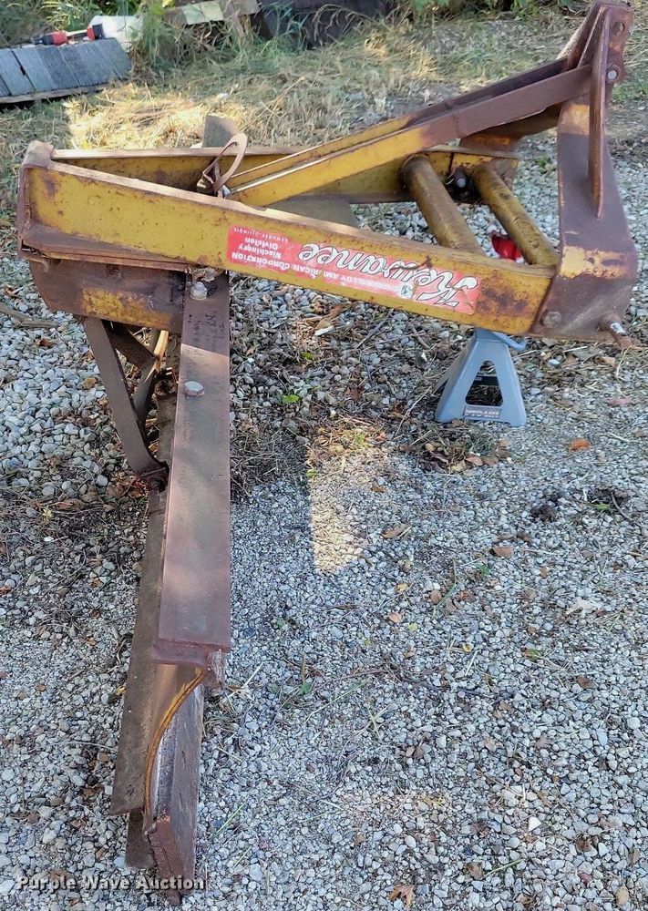 image for item LO9869 Kewanee  8' W three point blade