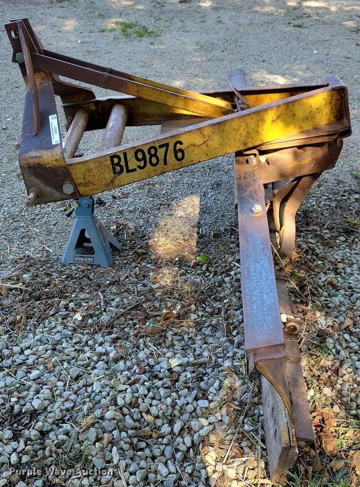 image for item LO9869 Kewanee  8' W three point blade