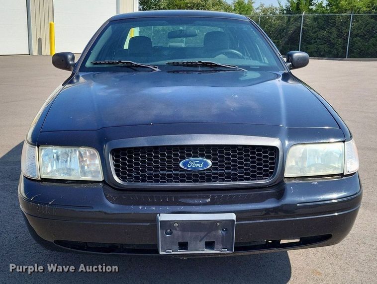 image for item LS9719 2010 Ford Crown Victoria Police Interceptor
