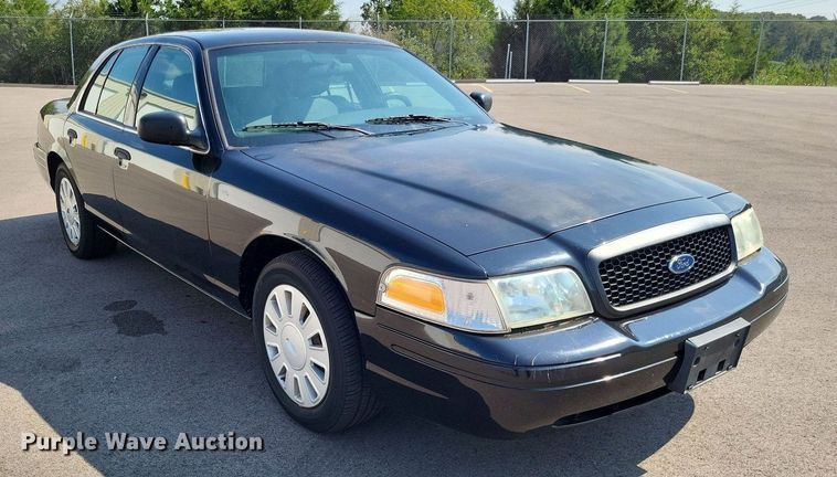 image for item LS9719 2010 Ford Crown Victoria Police Interceptor