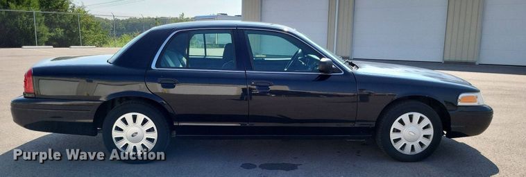 image for item LS9719 2010 Ford Crown Victoria Police Interceptor