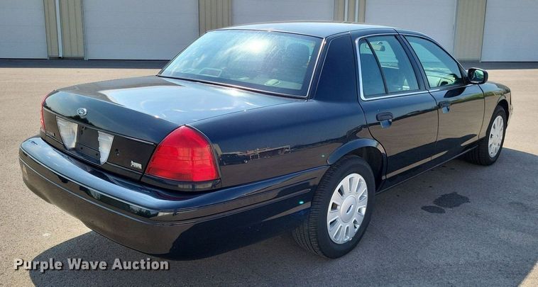 image for item LS9719 2010 Ford Crown Victoria Police Interceptor