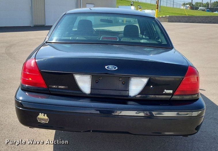 image for item LS9719 2010 Ford Crown Victoria Police Interceptor