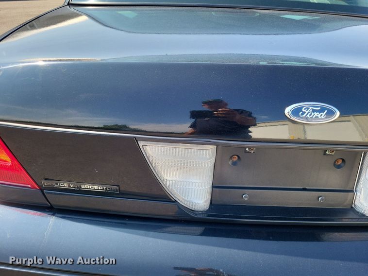 image for item LS9719 2010 Ford Crown Victoria Police Interceptor