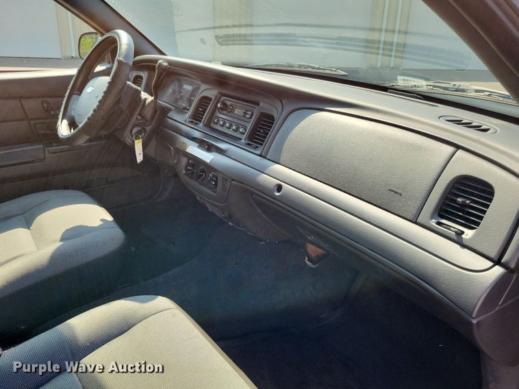 image for item LS9719 2010 Ford Crown Victoria Police Interceptor