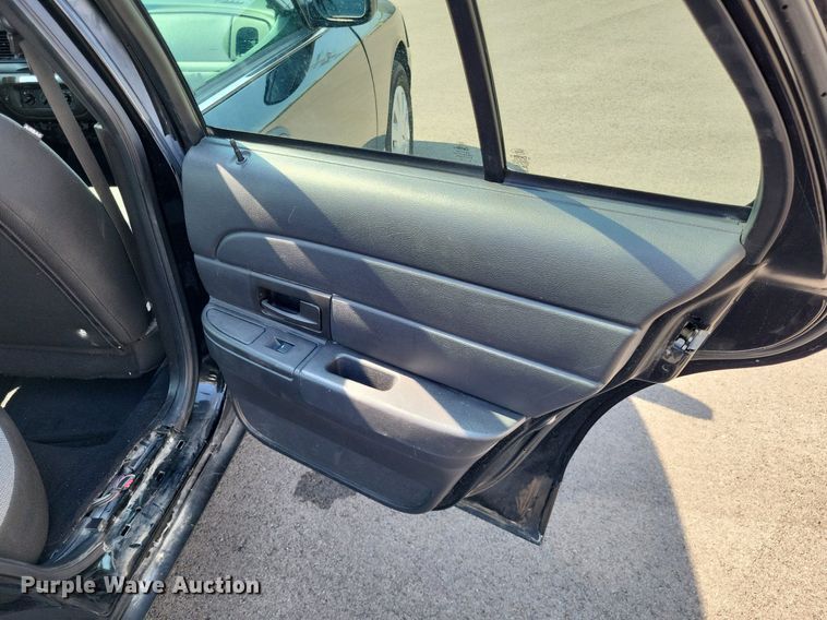 image for item LS9719 2010 Ford Crown Victoria Police Interceptor