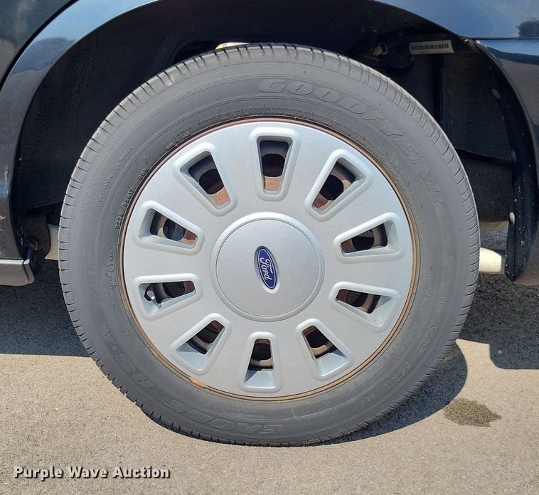 image for item LS9719 2010 Ford Crown Victoria Police Interceptor