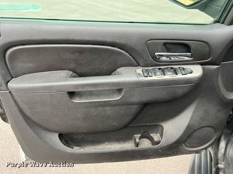 image for item LU9802 2012 Chevrolet Tahoe Police  SUV