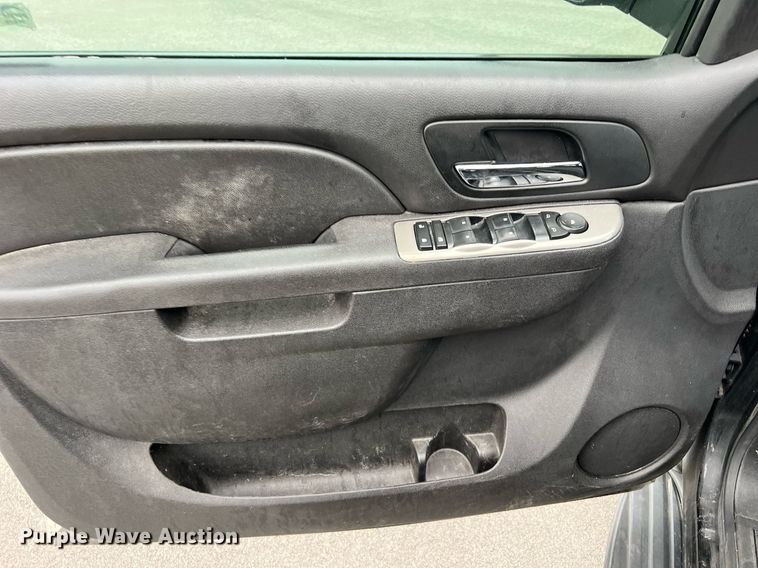 image for item LU9803 2012 Chevrolet Tahoe Police  SUV