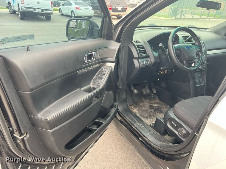 image for item LU9805 2016 Ford Explorer Police Interceptor  SUV