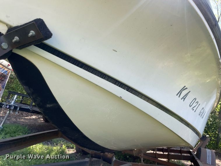 image for item LY9779 Boston Whaler Rage 15  boat
