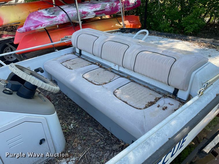 image for item LY9779 Boston Whaler Rage 15  boat