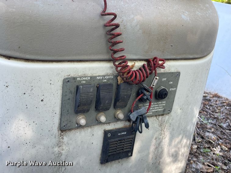 image for item LY9779 Boston Whaler Rage 15  boat