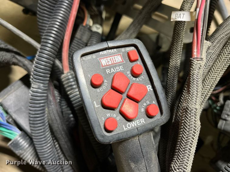 image for item MG9512 Western MVP3  Western MVP3 V snow plow