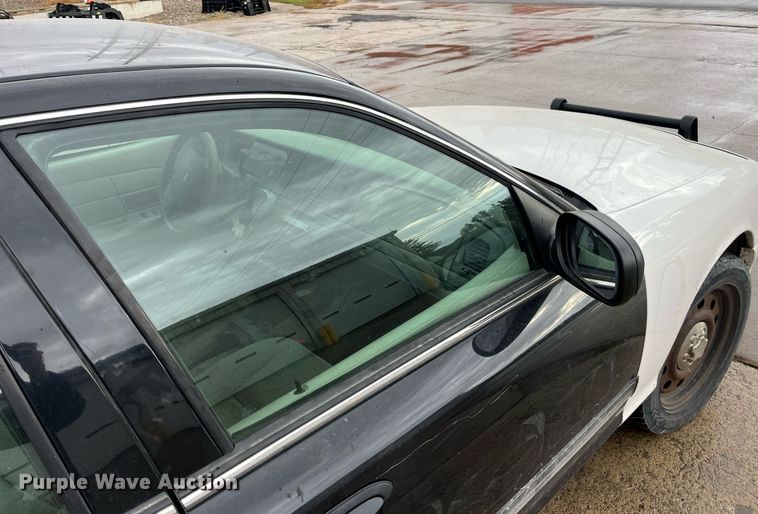 image for item MG9513 2009 Ford Crown Victoria Police Interceptor