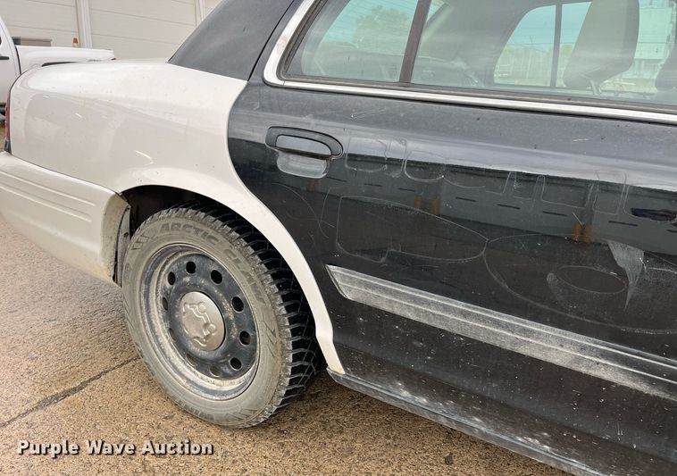 image for item MG9513 2009 Ford Crown Victoria Police Interceptor