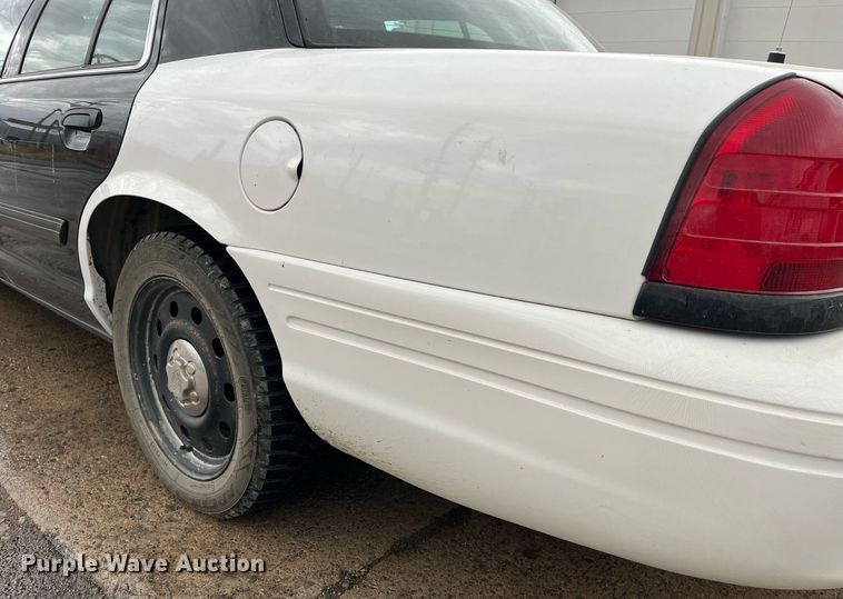 image for item MG9513 2009 Ford Crown Victoria Police Interceptor