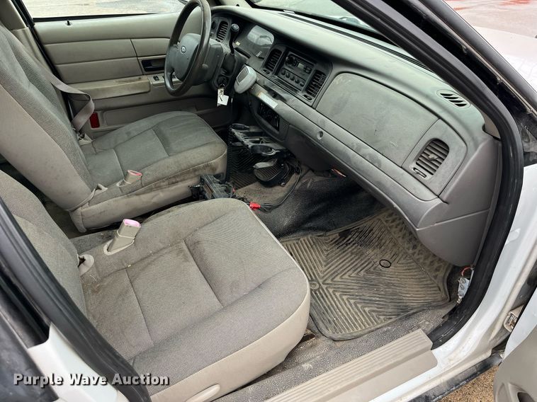 image for item MG9513 2009 Ford Crown Victoria Police Interceptor