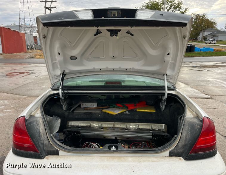 image for item MG9513 2009 Ford Crown Victoria Police Interceptor