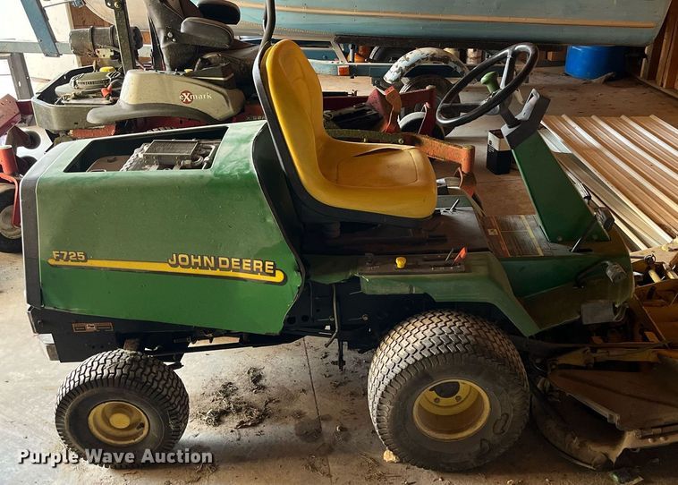 image for item MG9516 John Deere F725  lawn mower