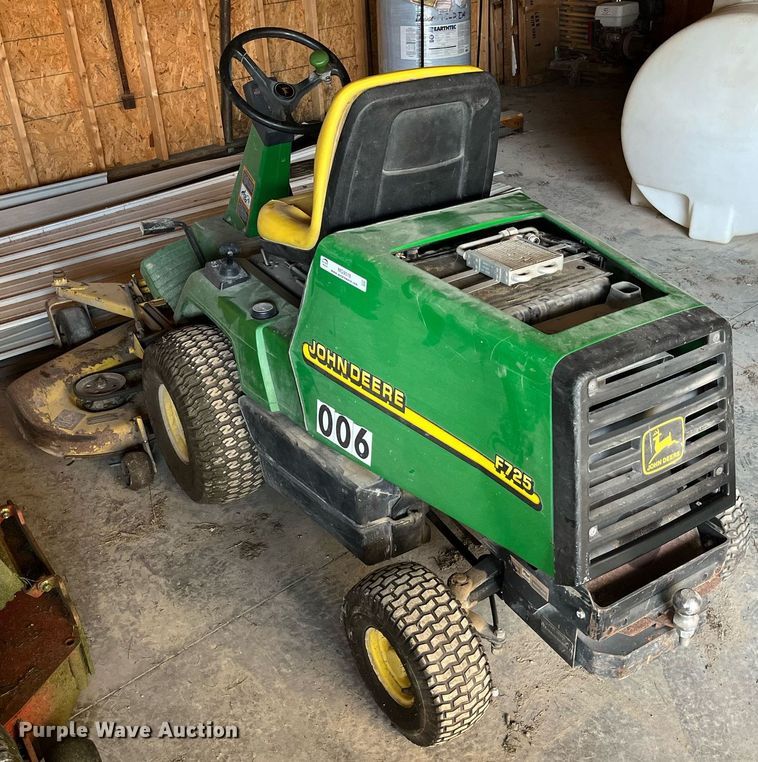 image for item MG9516 John Deere F725  lawn mower