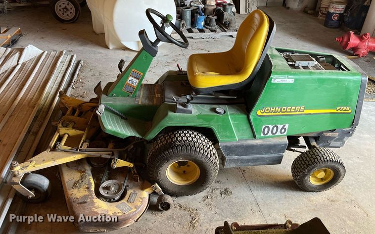 image for item MG9516 John Deere F725  lawn mower