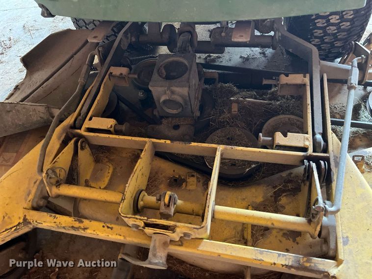 image for item MG9516 John Deere F725  lawn mower