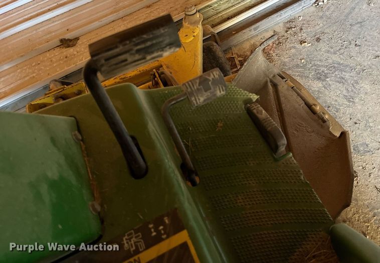 image for item MG9516 John Deere F725  lawn mower